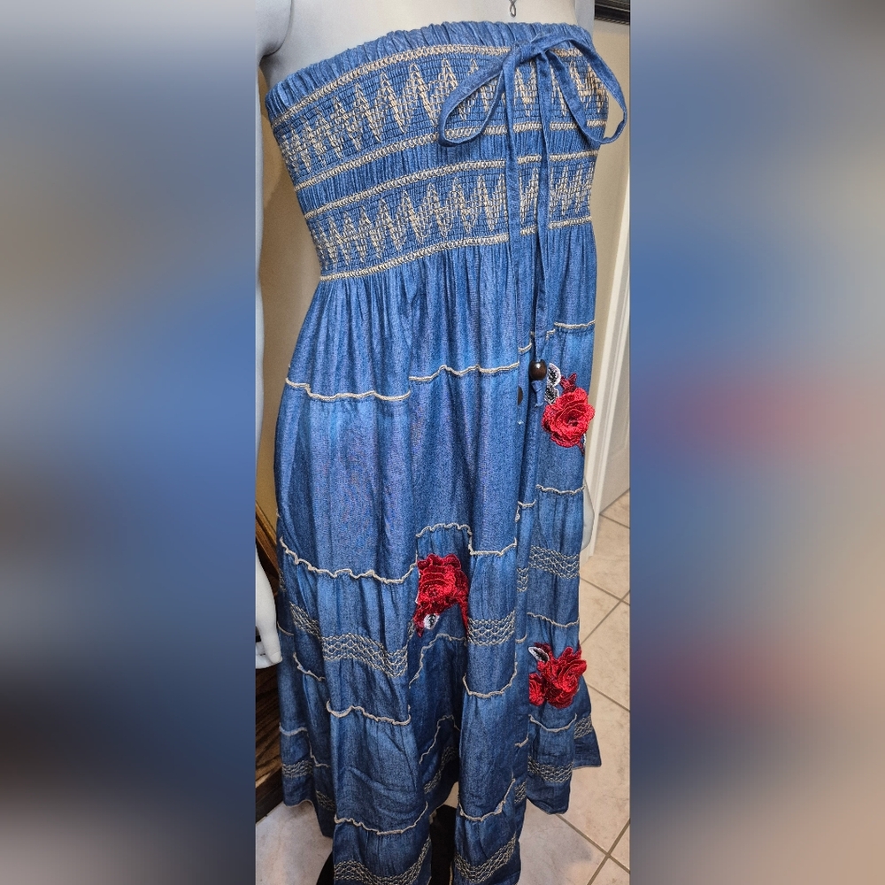 Strapless Blue Dress with Red Floral Details - Picture 8 of 15